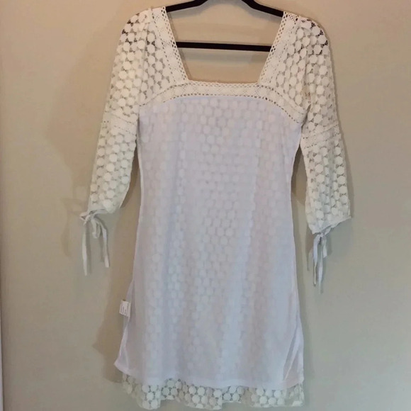 Solitaire Off-white Lace Lined Dress 3/4 Sleeves - Picture 5 of 8